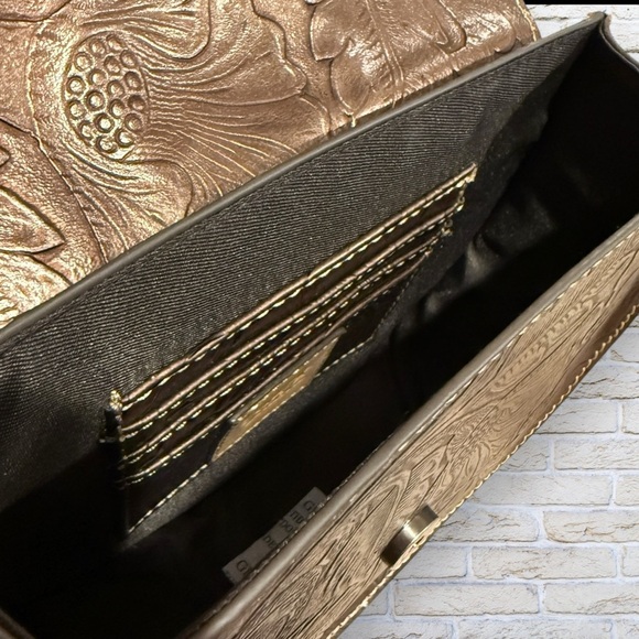 NWT Tony Lama Bronzed Floral Tooled Crossbody Saddle Bag - Brown RETIRED STYLE! - Picture 5 of 12